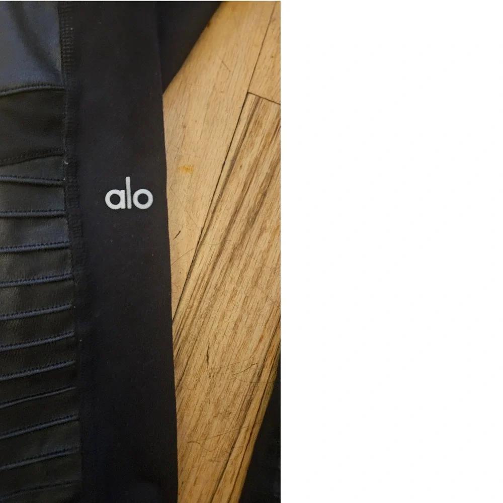 Alo Yoga High-Waist Moto Leggings Black Quilted Panels Size Large